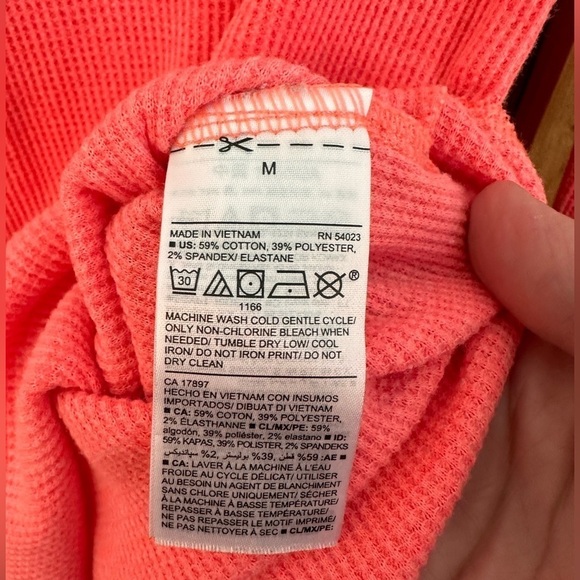 Old Navy Thermal Pajama Top Size Medium - Picture 6 of 9